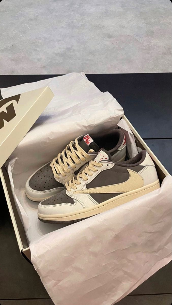 Jordan 1 Retro Low Travis Scott Reverse Mocha